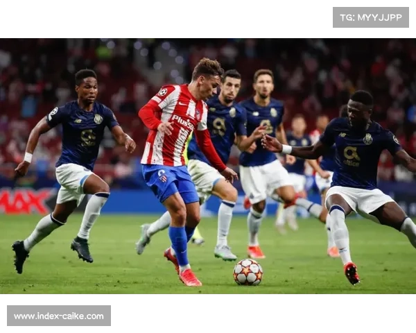 加拉塔萨雷1-1马竞，主场雨战中双方门将各献三次扑救