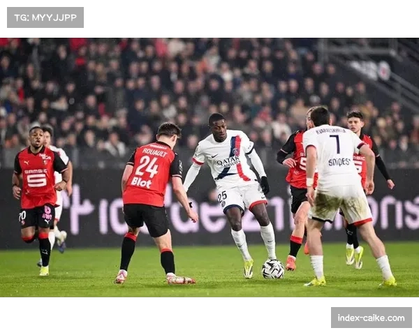 雷恩终结巴黎七连胜，中小球队如何颠覆法甲传统秩序